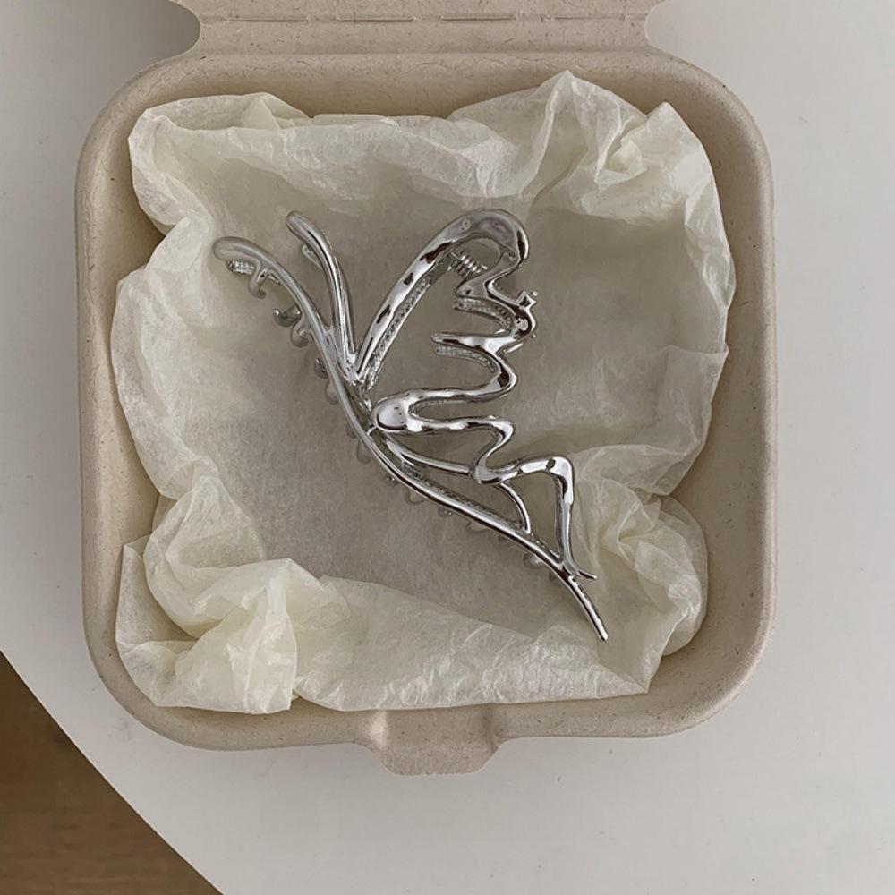 

Butterfly line metal grab clip back head simple hairpin Internet celebrity feeling disc hair shark clip hair accessories