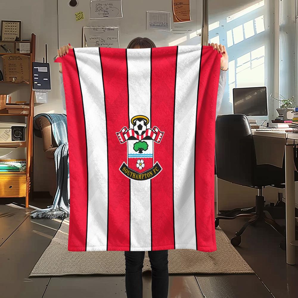 Southampton F.C Flannel Blanket, High Quality Comfortable for All Seasons, Home Decor, Warmth and Comfort
