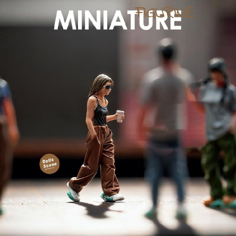 Realistic Coffee Girl Figure Model 1:64 Scale Hand Painted Miniature Figures for Dioramas Props,Photography Collector