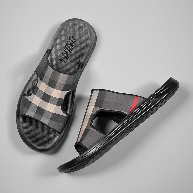 Slippers men's 2025 new summer sandals trendy shoes youth versatile soft-soled plaid beach shoes British sandals