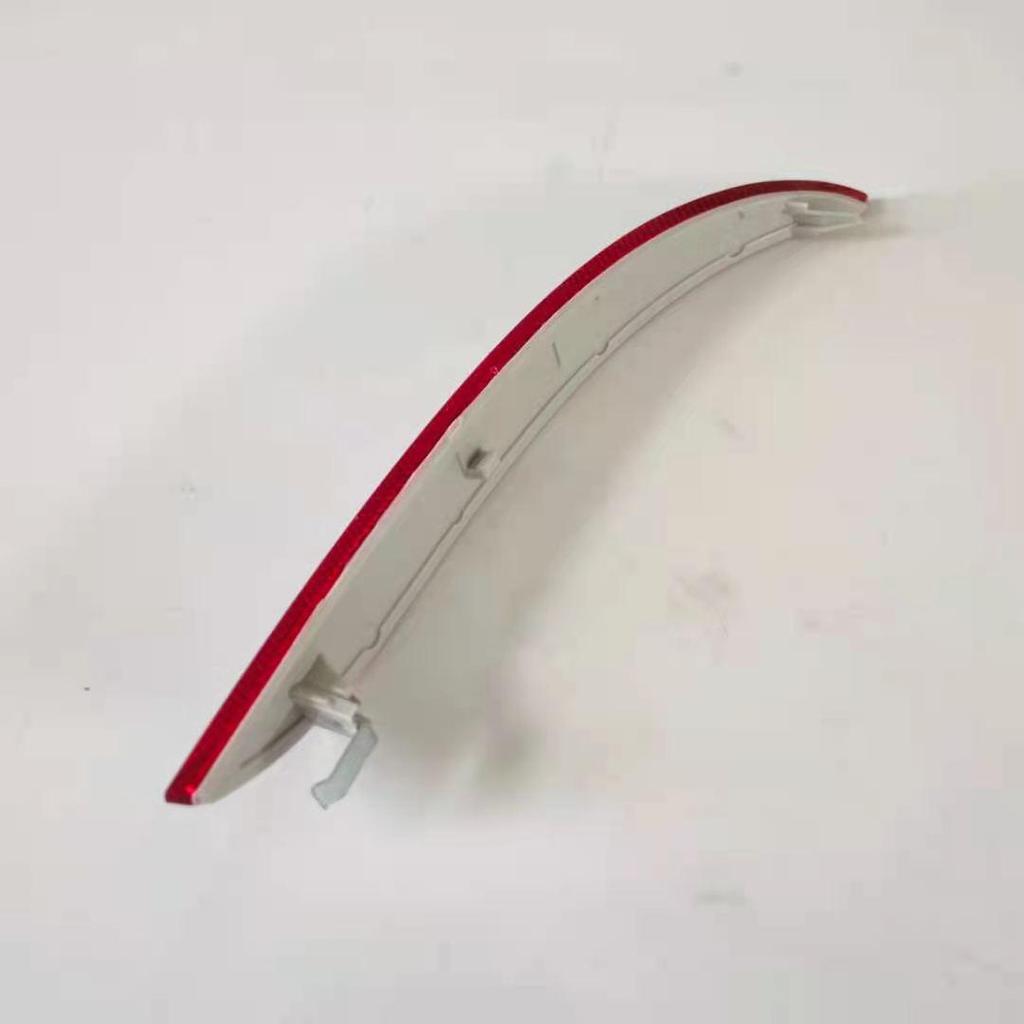 Odblaskowa nakładka na tylny zderzak dla BMW serii 5 E60