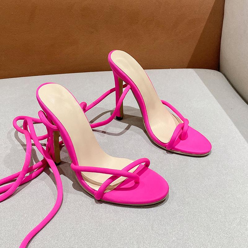 

Мода Мода Темперамент Женская обувь 2025 Лето Новый стиль Каблуки с открытым носком Простые Универсальные Женские сандалии Противоскользящие Женские босоножки на каблуке 43