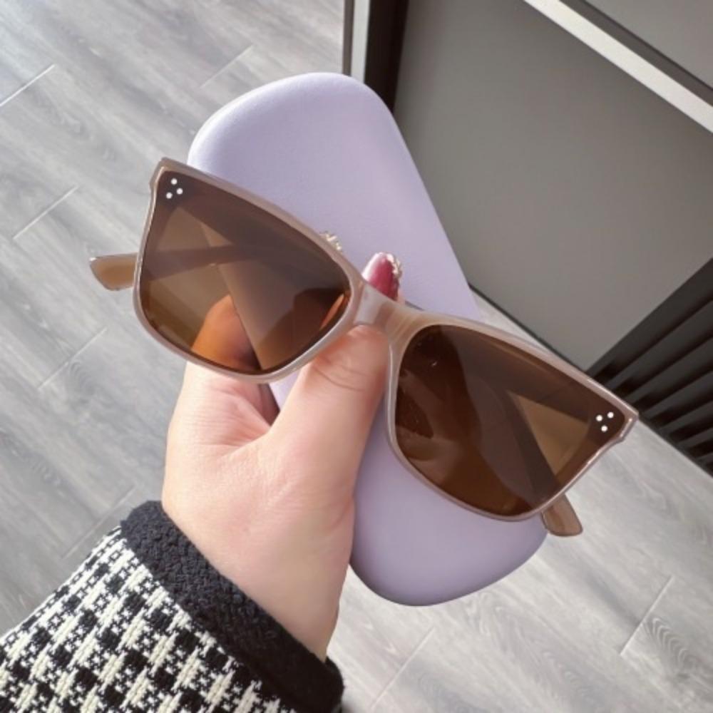 Vintage Beach Sunglasses Women Men UV Protection Fashion Classic Sun Glasses for Outdoor