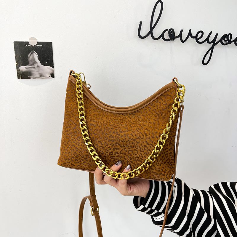 2025 Retro Fashion Chain Women's Shoulder Bag - Versatile, Solid Color, High-End Texture for Commuting & Crossbody Use