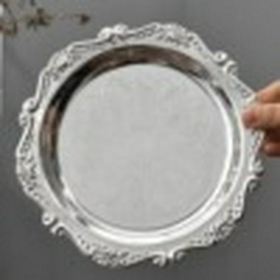 European Retro Metal Carved Coaster: Small Plate for Tea, Dessert, Aromatherapy, Candle, Jewelry Storage