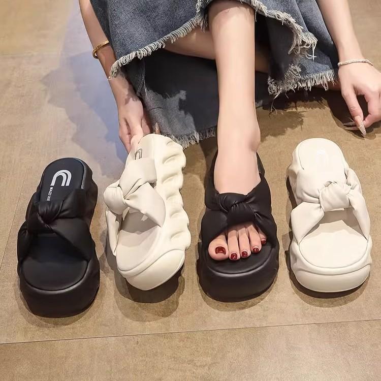 Versatile premium cool slippers women's summer 2025 new thick bottom heightening with skirt muffin beach one-word drag