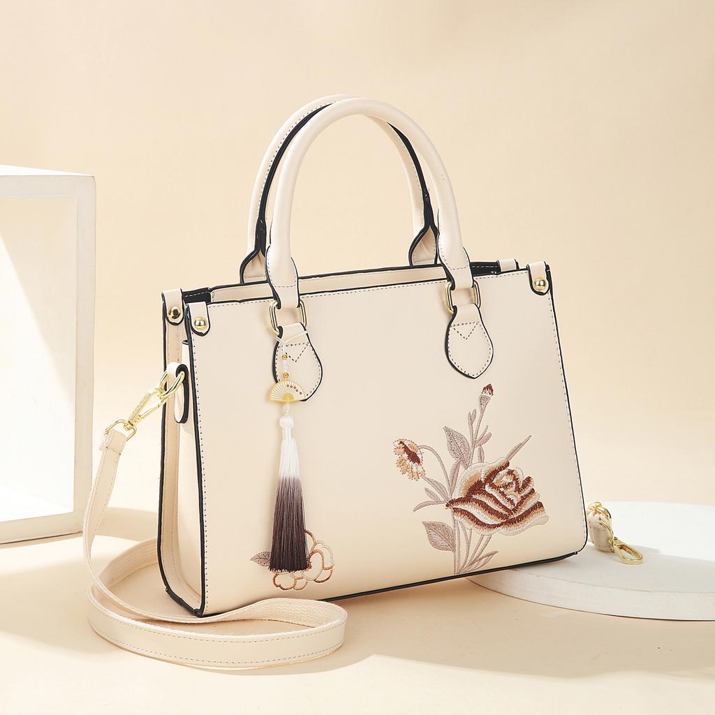 Lady mother handbag messenger 2025 new high-end Chinese style embroidery middle-aged wedding bag large capacity