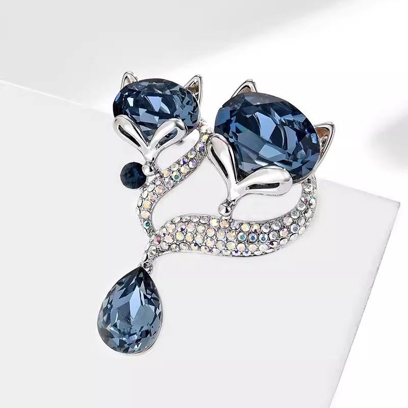 

Голубая хрустальная брошь лиса высокого класса женская мода анималистический корсаж нишевый дизайн булавка костюм аксессуары прилив