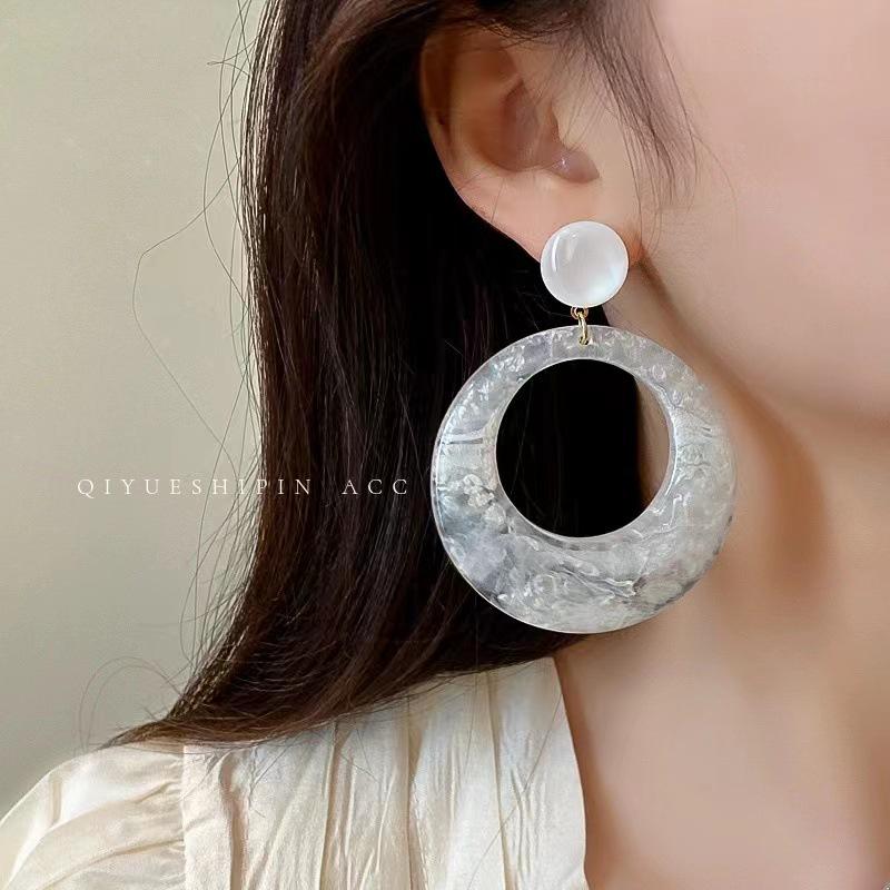 Hong Kong Style White Resin Circle Earrings with Hollow Design