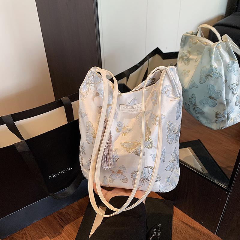 Women's bag Underarm bag Premium underarm bag New embroidery bucket bag Fashion shoulder bag