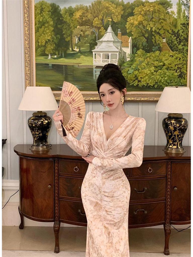 Samt Crossover Kleid mit französischem Print - Herbst/Winter Kollektion