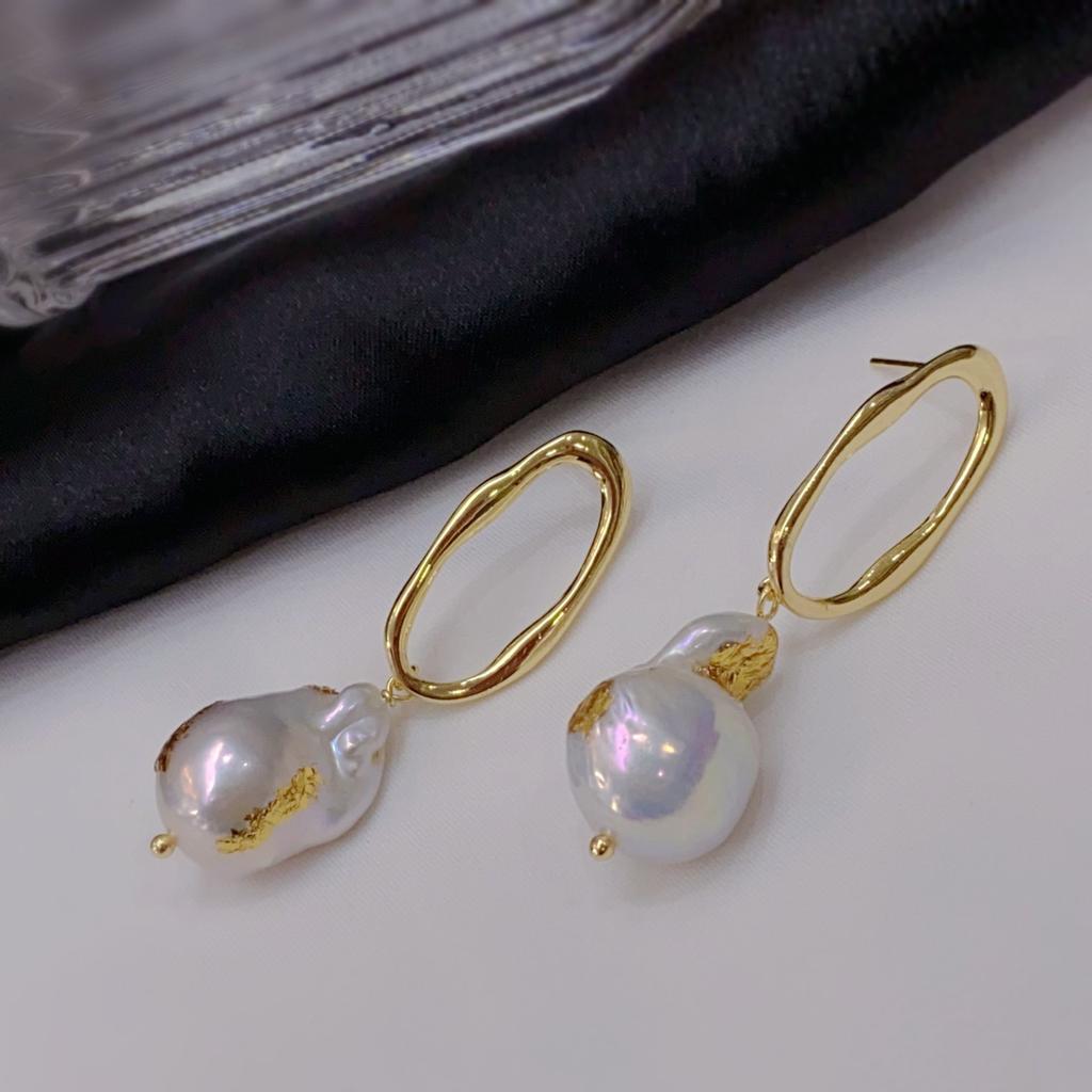 Unique gold foil design natural wrinkle Edison pearl earrings light luxury ear jewelry 2024 tide foreign gas stud earrings
