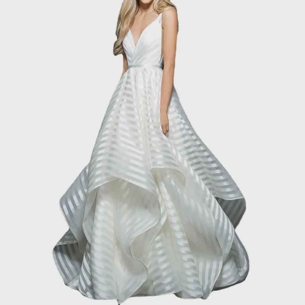 Elegant Backless Lace Mid-Waist Wedding Dress with Small Train (2025)