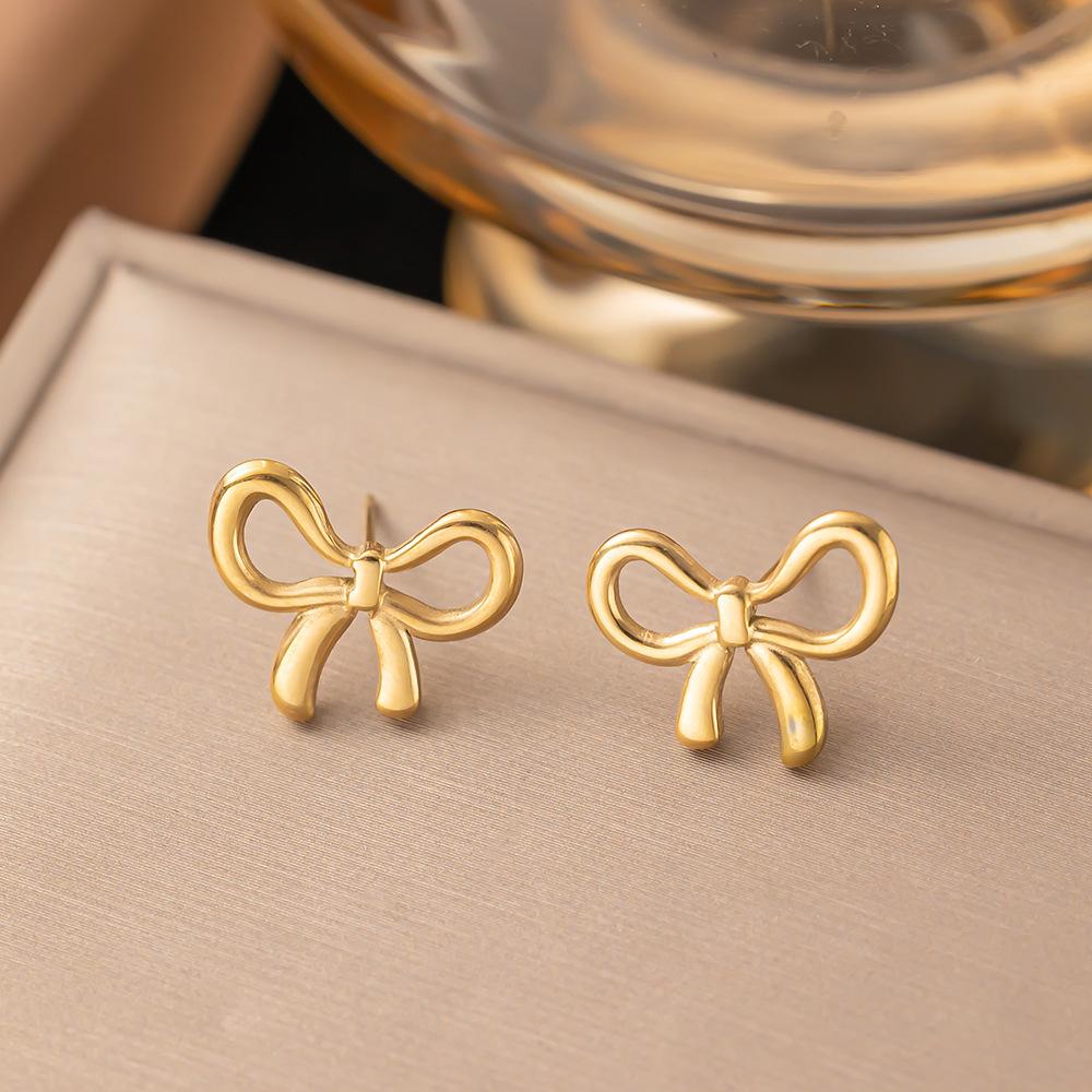 2026 New Exquisite Bow Necklace Set: High-End, Unique, Fashionable & Versatile Three-Piece.