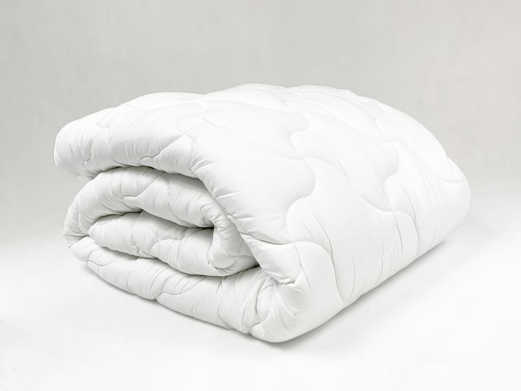 Anti-allergic summer duvet 220x240 cm + 2 pillows 50x60 cm. Lightweight Polish