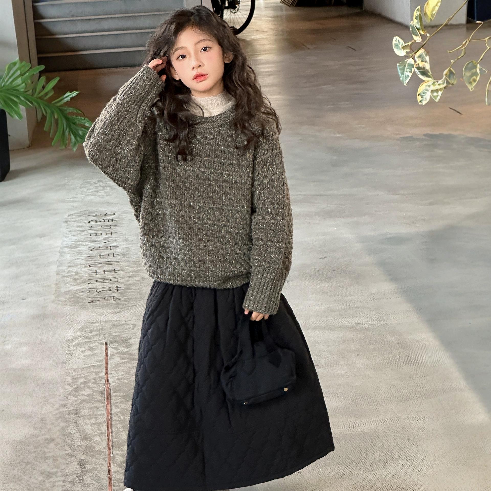 

Осенне-зимний повседневный вязаный костюм для девочек в корейском стиле с милой юбкой 140 cm