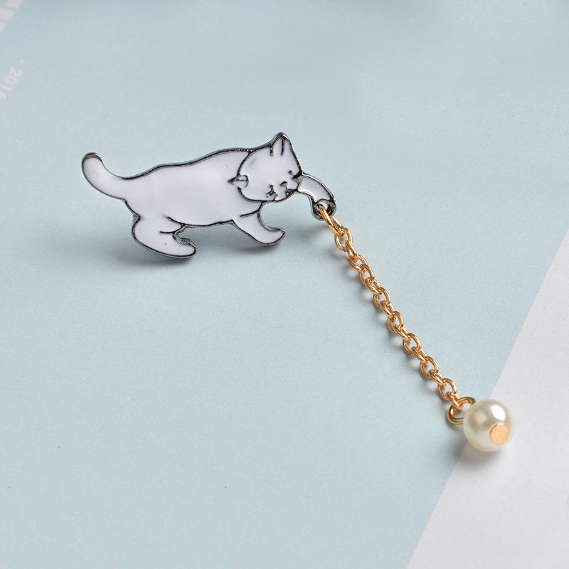 Cartoon Lovely Animal Brooch Displaying Adorable White Cat With Elegant Touch Pearl