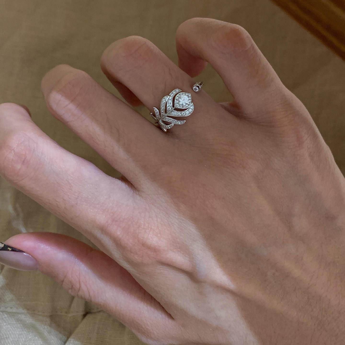 

Регулируемое кольцо с пером: Стерлинговое серебро S925 с микро-вставками из циркона для женщин - Роскошное, Премиальное исполнение Open Adjustable