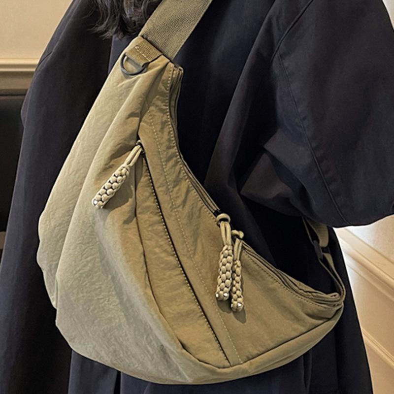 New messenger bag high value casual commuting fashion dumpling bag niche large capacity women's shoulder bag