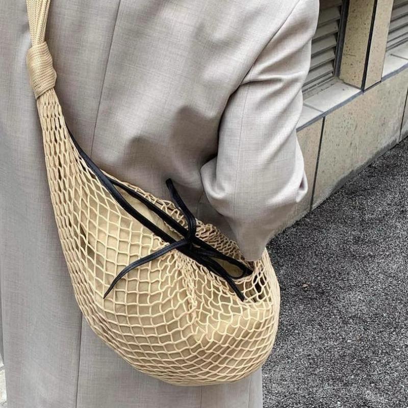 Original Lemai * e horn mesh bag Internet celebrity catwalk woven bag fashionable versatile contrasting color horn messenger bag