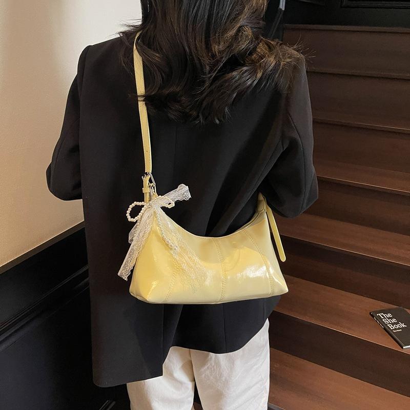 Korean Version of Fashionable and Foreign Style Commuter Armpit Bag Women's 2025 Spring New Casual Simple Dumpling Bag Shoulder Messenger Bag