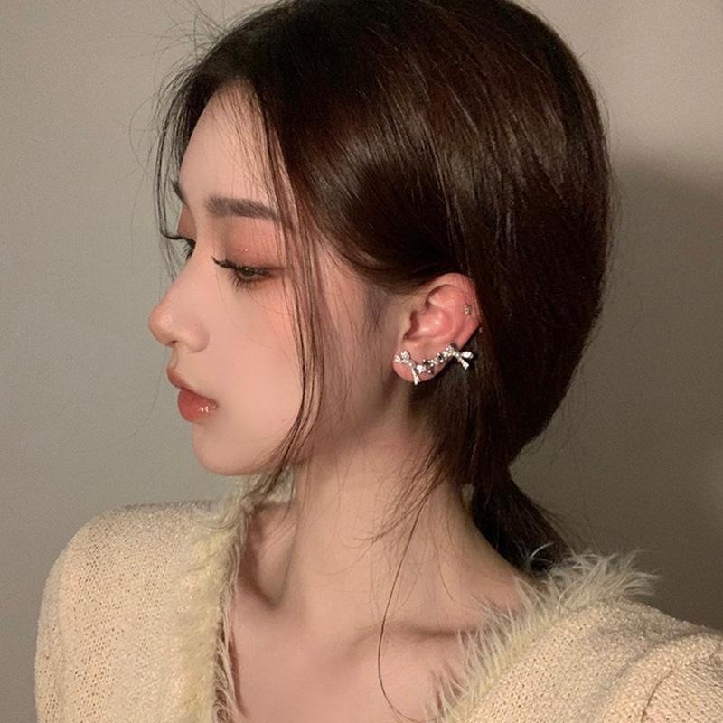 Top Stream Royal Sister Pearl Bow Earrings Ear Bone Clip Integrated Earrings Women'S Niche Design Advanced Sense