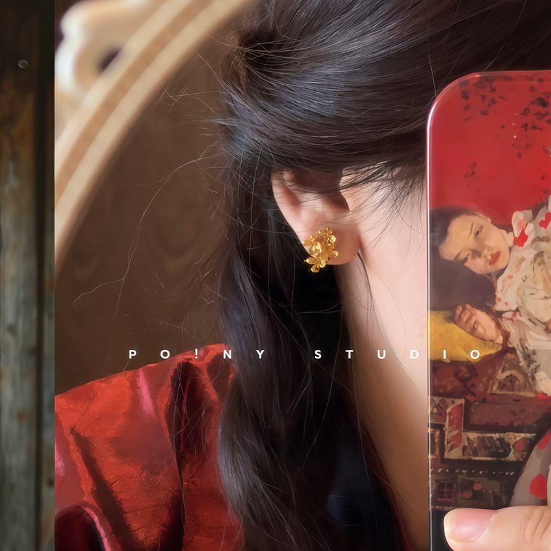 

Gold Flower Earrings for Women Fake Gold Light Luxury Temperament Fancy Easiest for Match Fashion Osmanthus Stud Earrings Exquisite Ornament 4710A gold-plated flower earrings