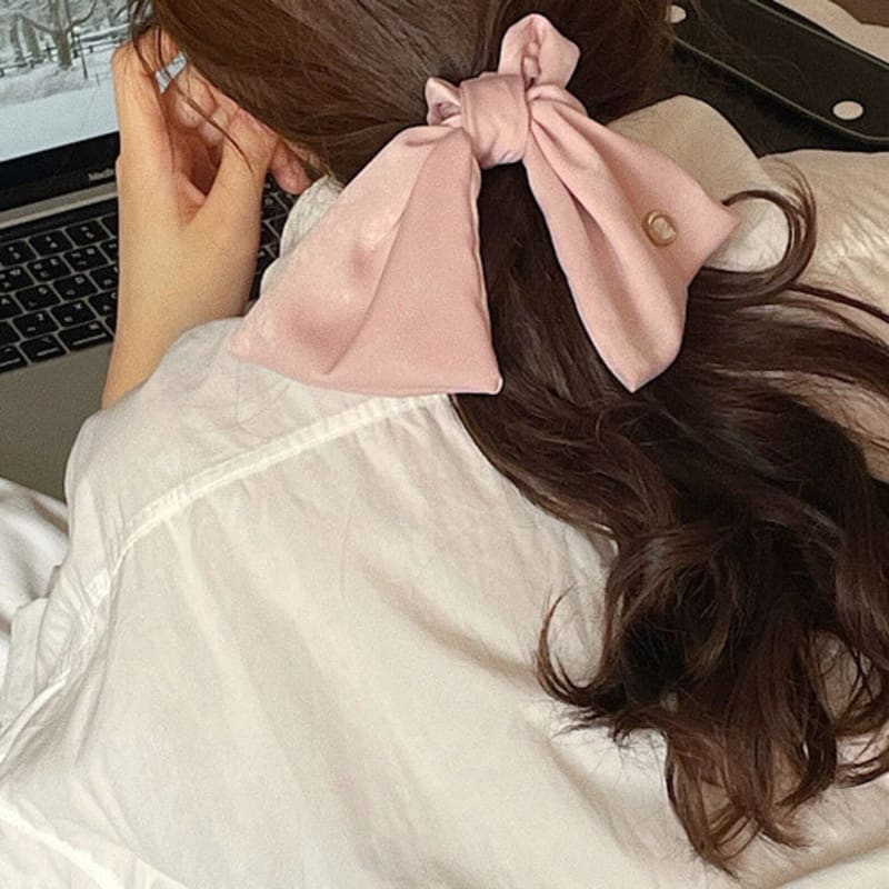 Oar Cameo Satin Ruffle Scrunchie [Pink]