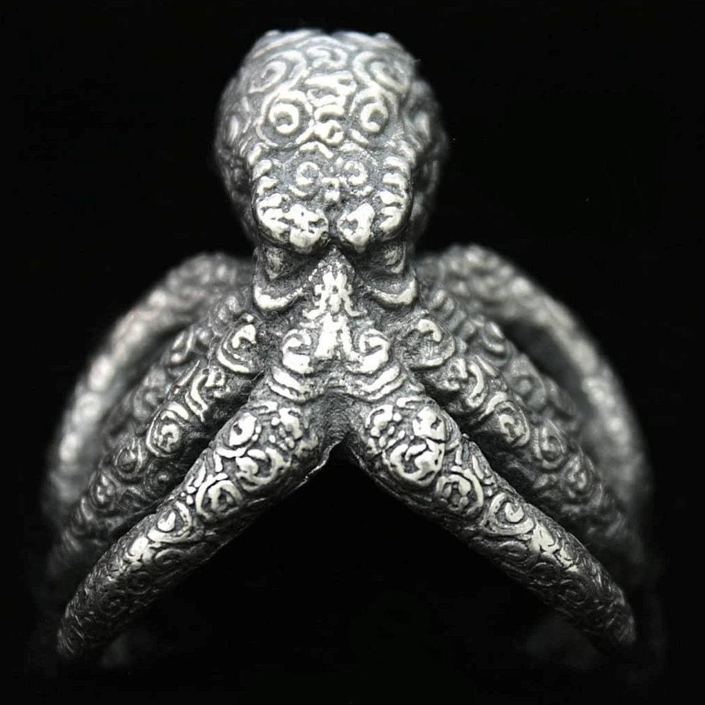 

Серебряное кольцо ручной работы с осьминогом