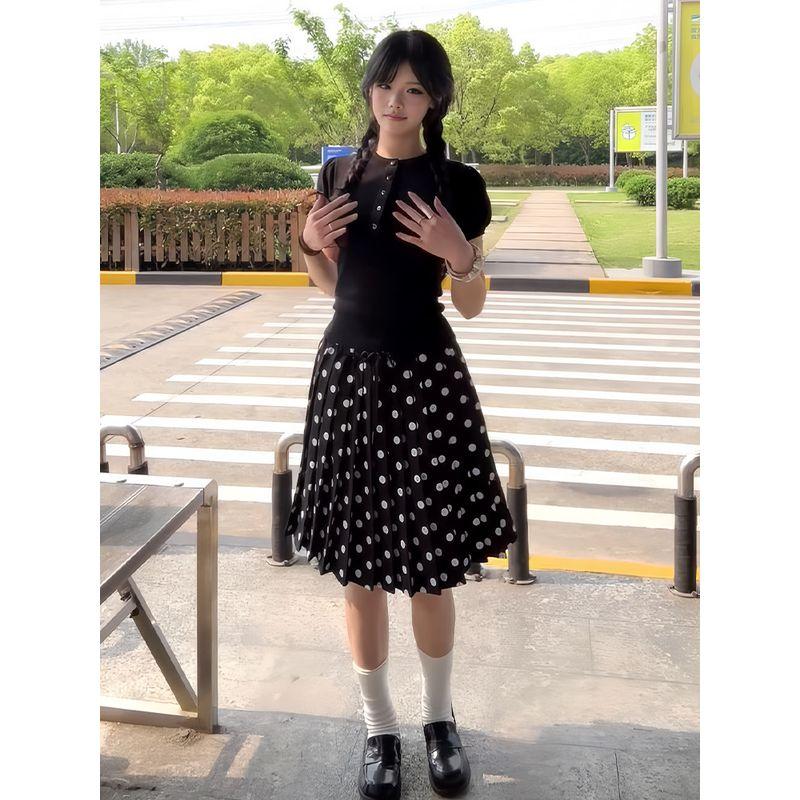 Korean-Style Black Button-Down Design Knitted Short-Sleeved T-Shirt for Women, Summer High-Waisted Slimming Polka Dot A-Line Skirt Two-Piece Set