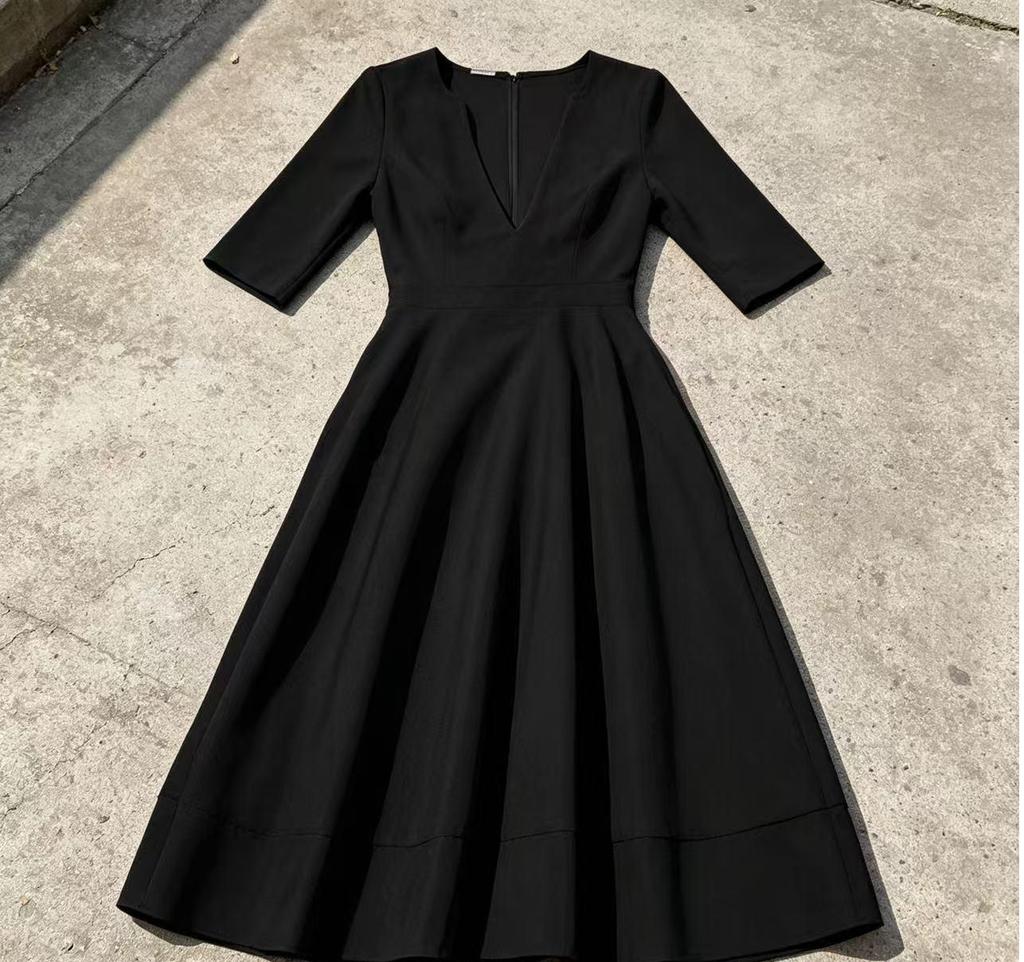 2024 High-End Autumn/Winter Sexy Deep V Short-Sleeved Mid-Length Dress