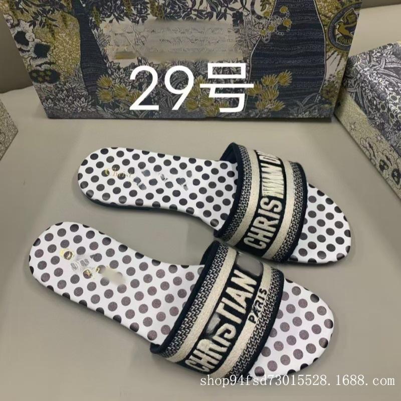 This Board Shoes Jacquard Embroidered Women's Slippers Classic Casual One-letter Flat Slippers