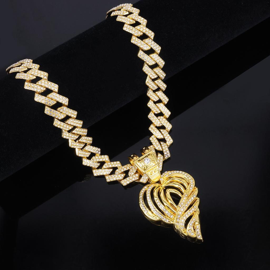 European and American Fashion Diamond-encrusted Hollow Peach Heart Alloy Pendant, Men and Women Cool Hip-hop Rap Cuban Necklace