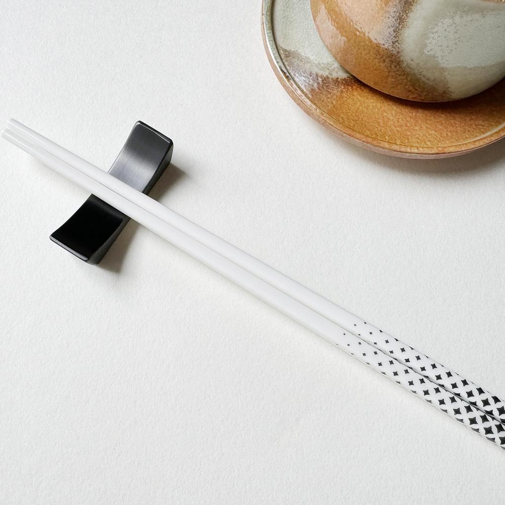 Tribetter Stainless Steel Chopstick Set of Japanese Spoon for Restaurants and Coffee Shops Rests, 5, Tableware, Rest, (Black)