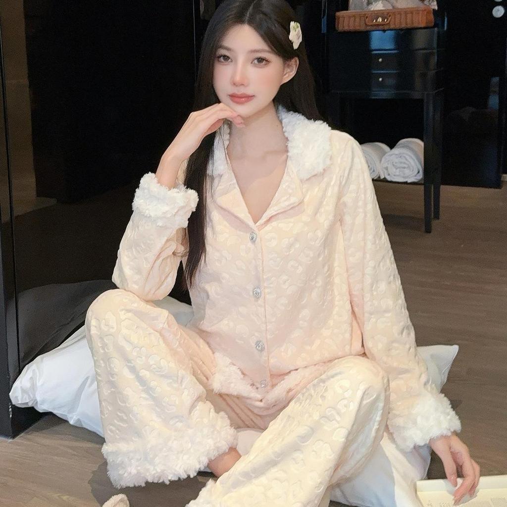 Women's Leopard Print Long Sleeve Pajama Set - Warm & Luxurious for Autumn and Winter