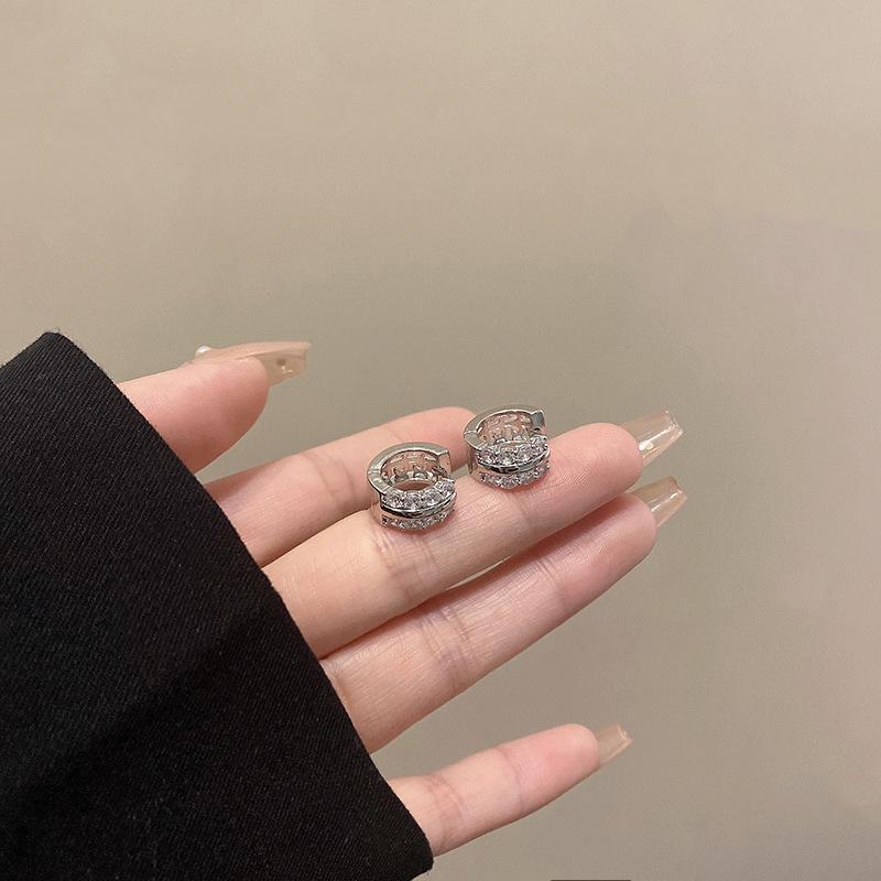 Korean super flash zircon circle earrings women's niche design cold wind stud earrings year earrings