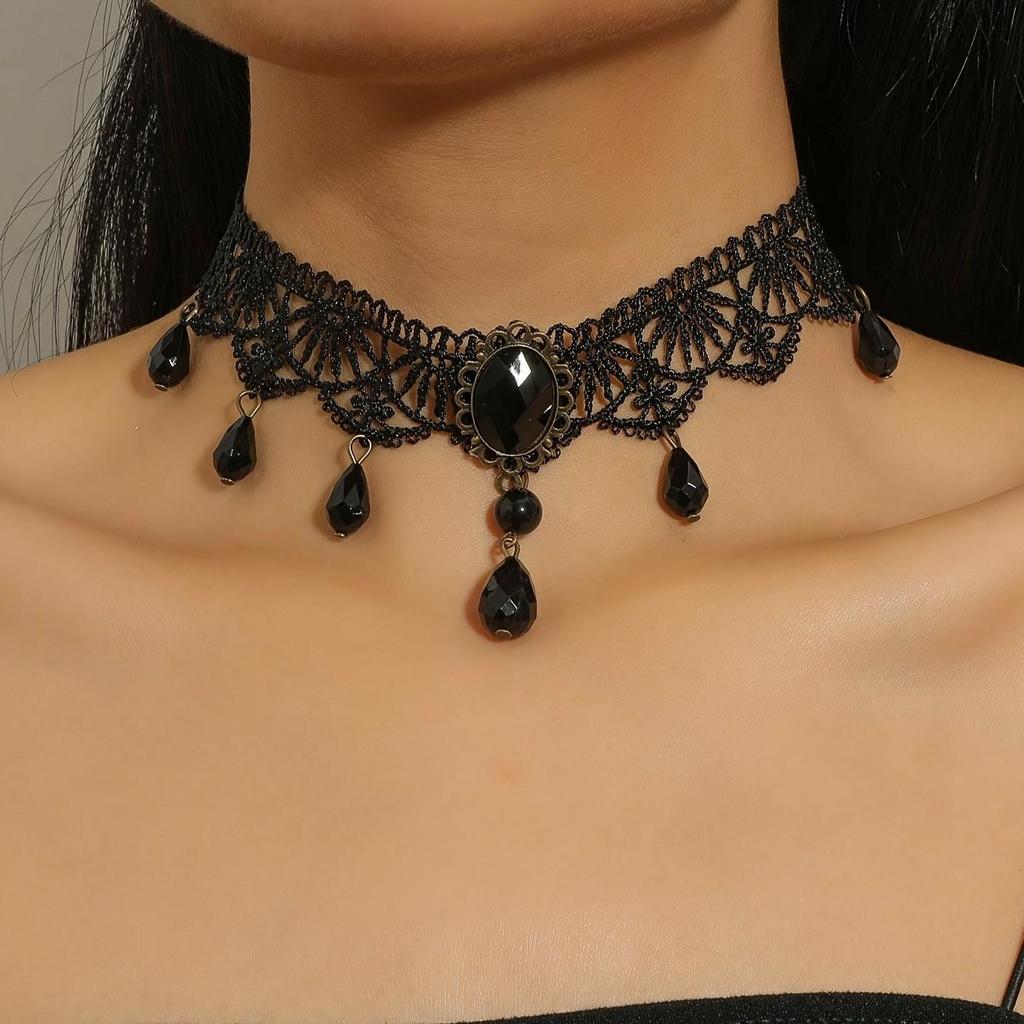 Dark Gothic Halloween Tassel Choker: High-End Black Lace Clavicle Necklace for Women