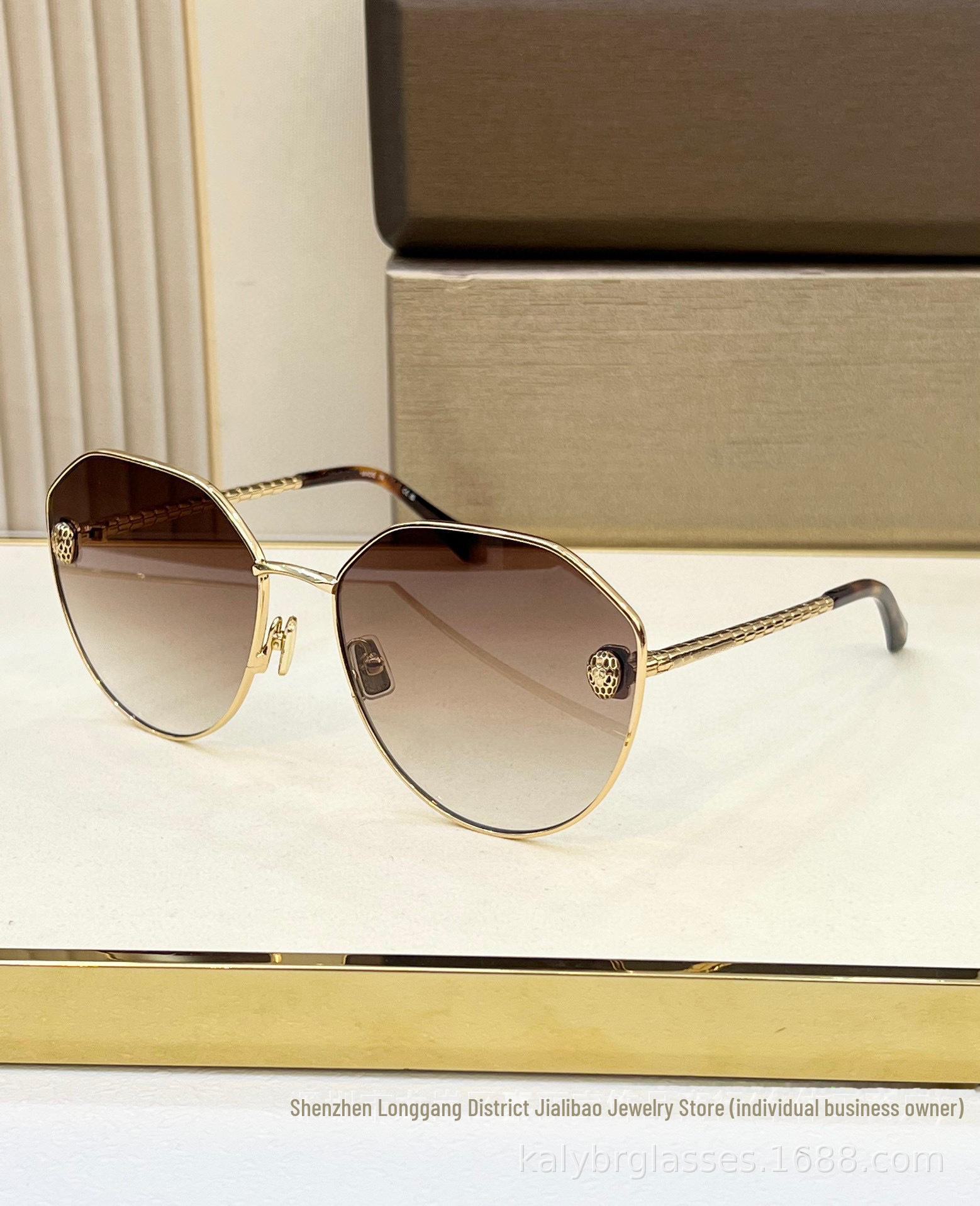 

Солнцезащитные очки Baojia с металлическим заушником и круглыми линзами в форме змеи — большая оправа, защита от ультрафиолета 62-17-140