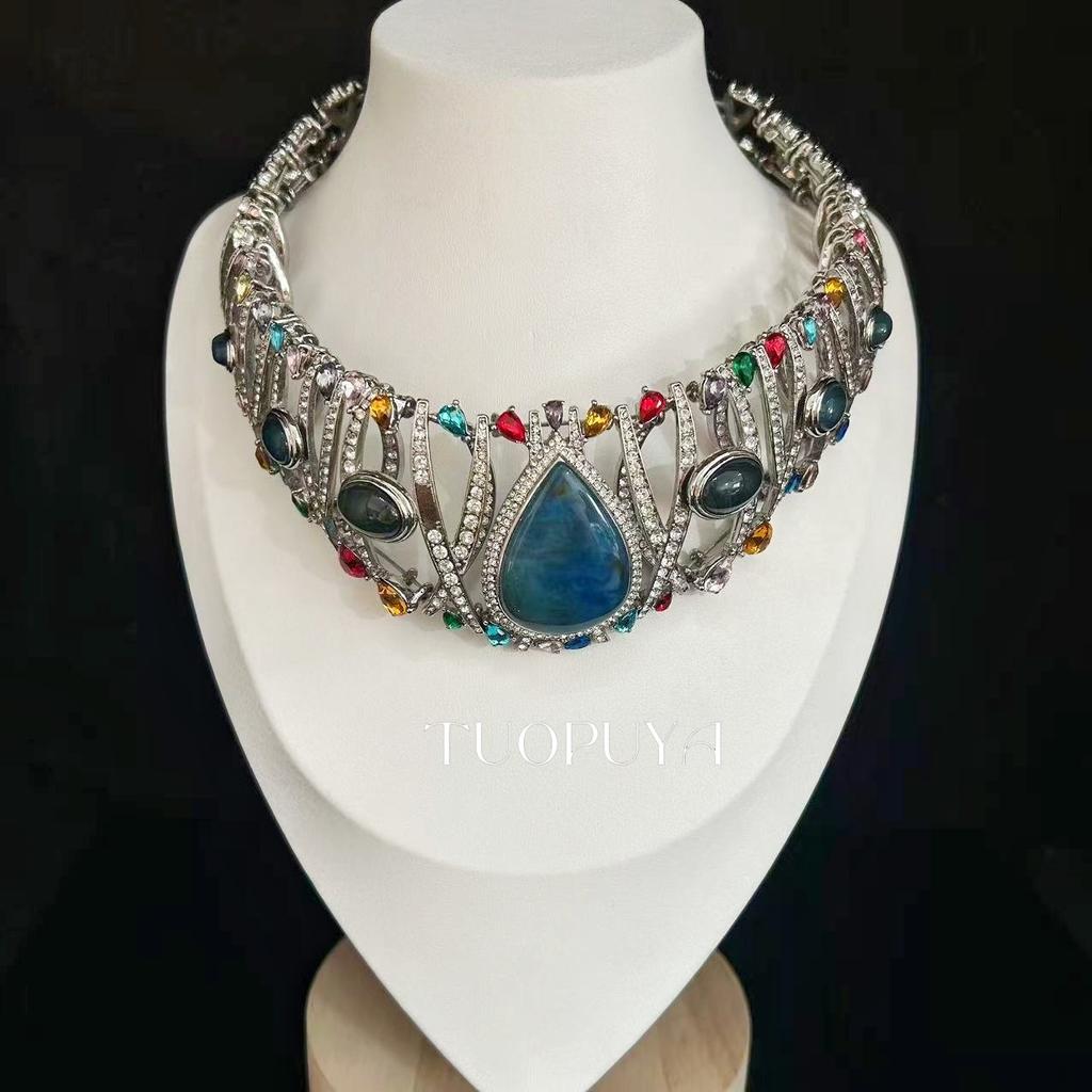 Fashion Vintage Crystal Necklace Alloy Gold Inlaid Rhinestone Colored Pendant Accessories