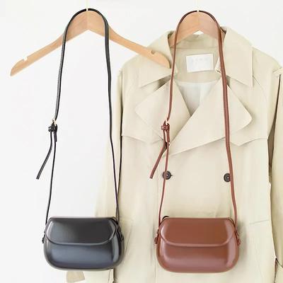 Damen Umhängetasche Hochwertiges PU-Leder Glänzend Schultertasche Mode Harttasche Klappschnalle Handytasche Ausflug Münzbörse