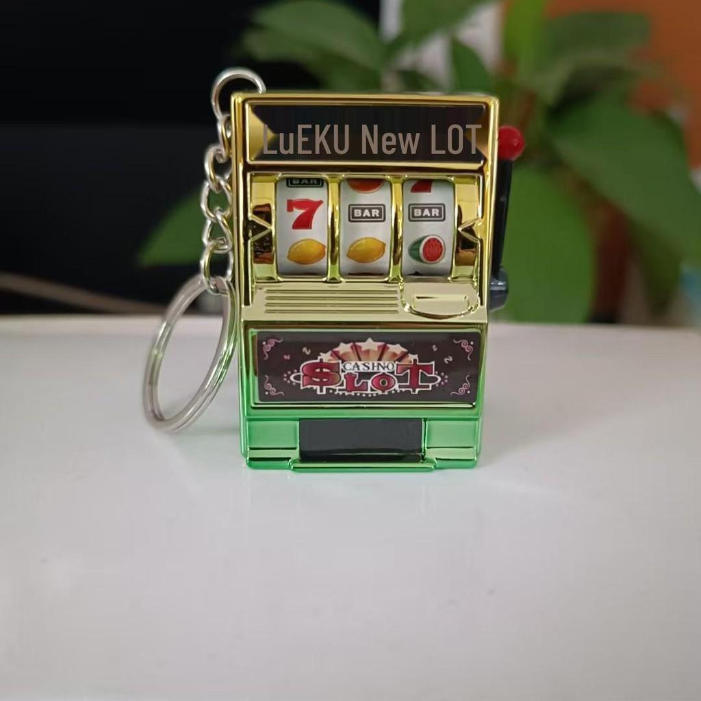 Retro Joystick Fruit Machine Keychain: Playable Spin Wheel Pendant Toy
