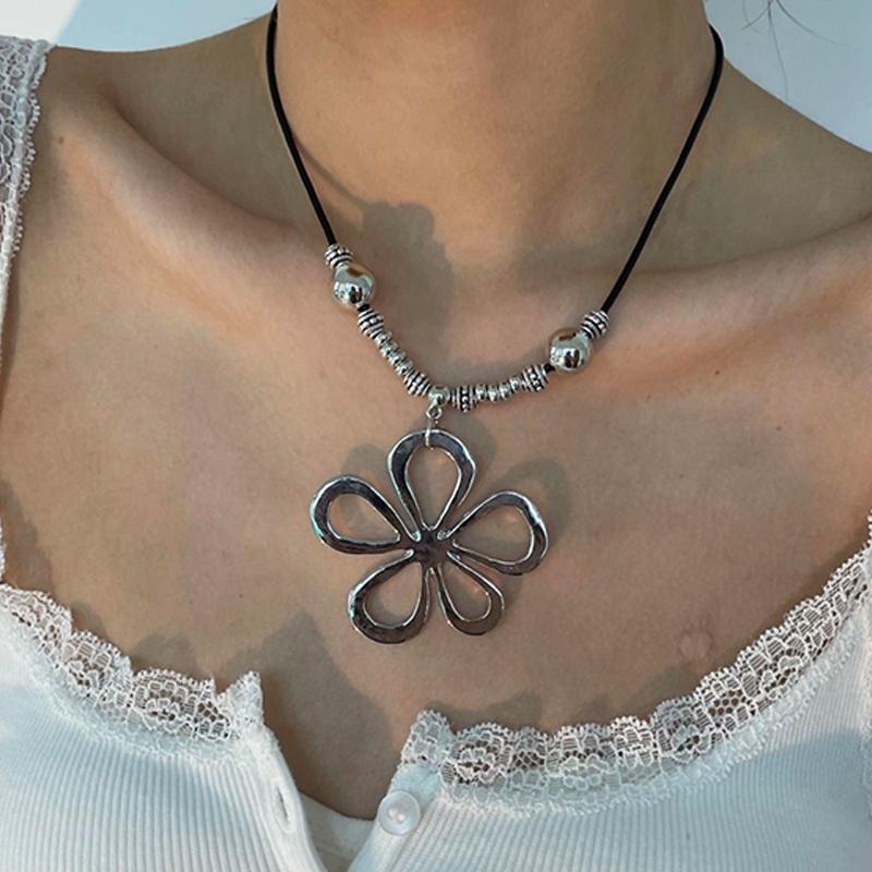 Retro Vintage Hollow Flower Charm Statement Simple Leather Cord Women Necklace Boho Jewelry