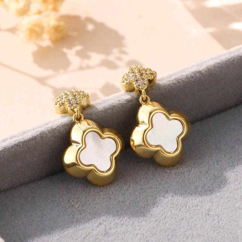 French Vintage Lucky Four-leaf Clover Earrings, Micro-inlaid Zirconia, Exquisite, Niche, Fashion, High-end, Elegant and Versatil