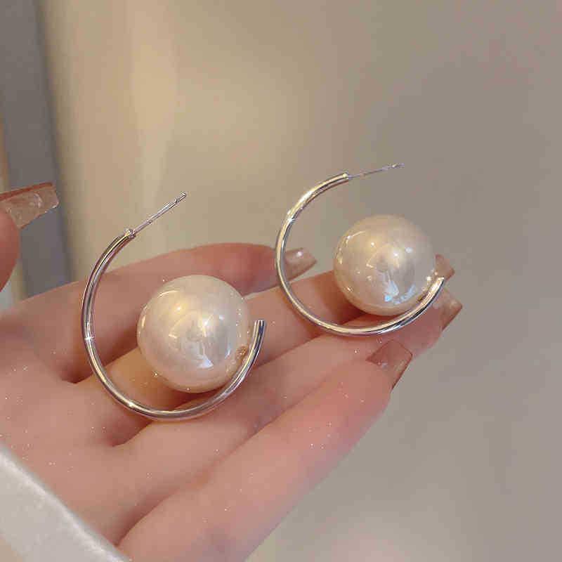 

2024 Французские Роскошные Серьги C-образной формы Жемчужного Винно-красного цвета: Ретро, Элегантный и Универсальный для Женщин серебряный