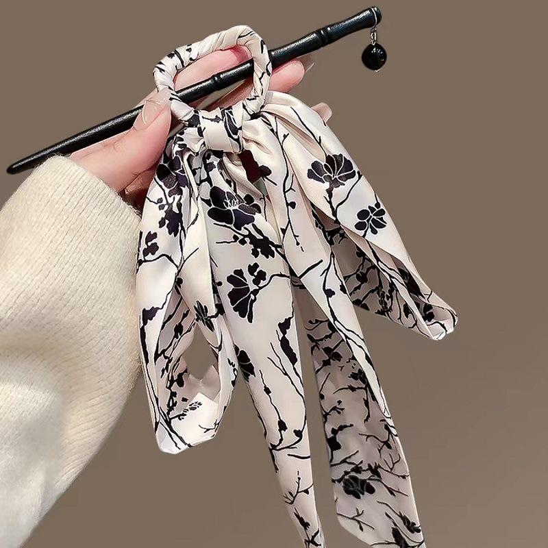 

Women s High-End Chinese Ink Painting Crane Hairpin with Floral Ribbon