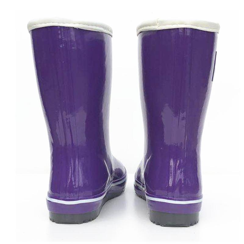 Women's Lightweight Mid-Tube Rubber Rain Boots - Fashionable, Soft, and Sweat-Absorbing for All Seasons.