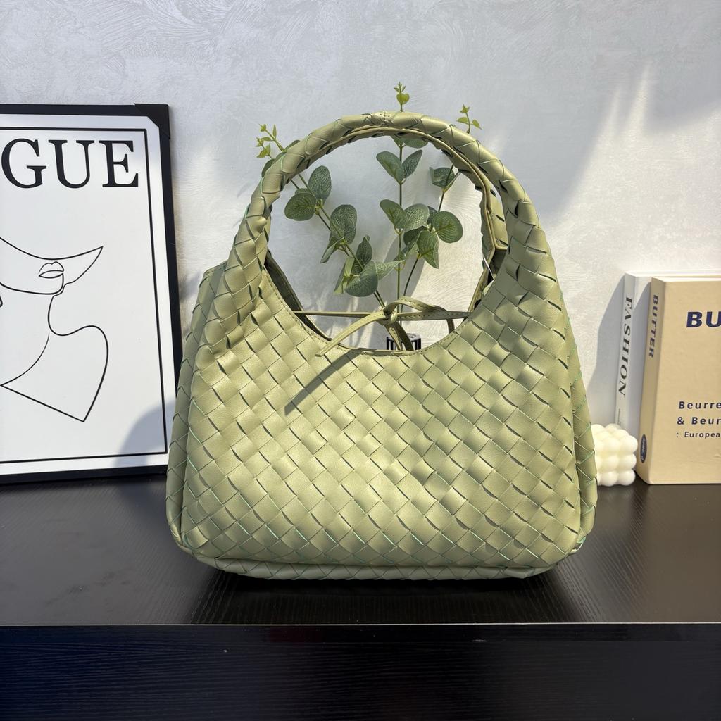 Cross-border bag women's large-capacity 2026 new trendy fashion woven portable bucket bag versatile commuter tote bag