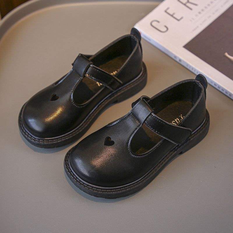 Girls small leather shoes 2025 spring and autumn new British style soft sole casual shoes girls versatile Velcro black single shoes