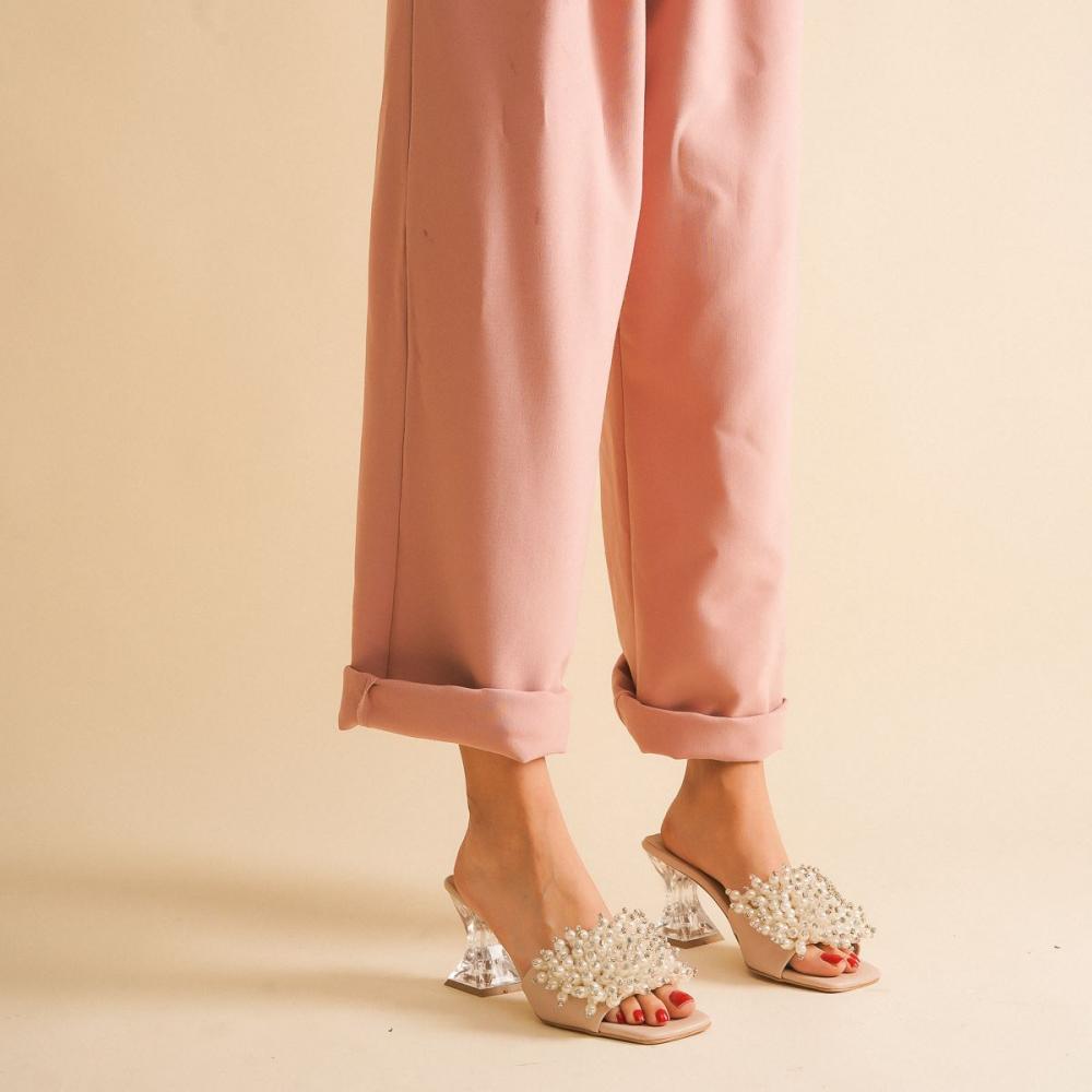 

Женские тапочки на прозрачном каблуке с коричневым кожаным жемчугом