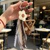 Skórzana zawieszka do torebki w kształcie kwiatka, Boho koronkowy frędzel i akrylowy wisiorek, Retro kwiatowy dodatek dla kobiet i dziewcząt